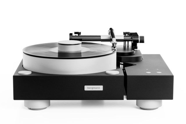 Bergmann Audios Galder Turntables In Black Edition With Tonearm - The Perspective Is Angled From The Top
